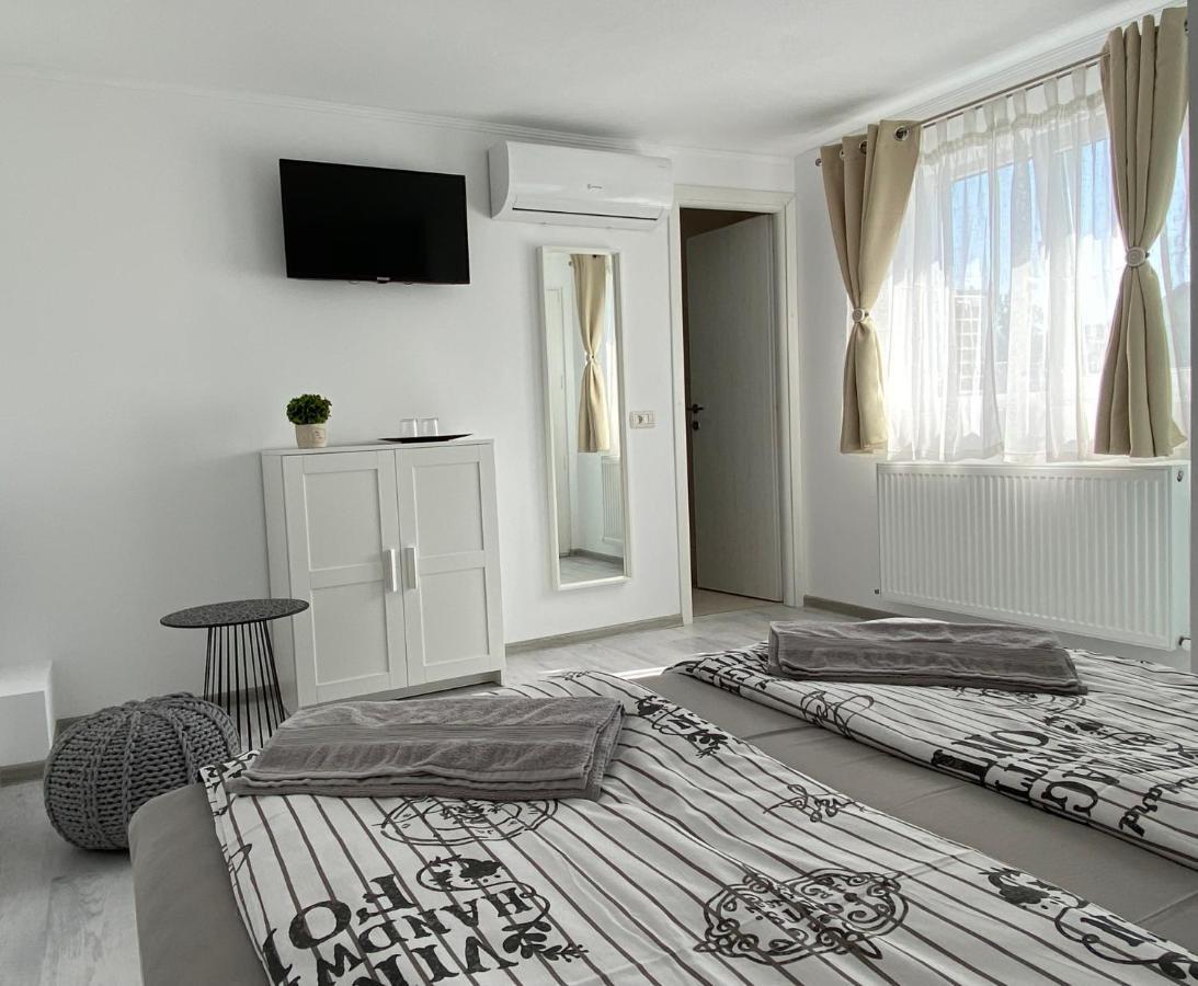 Four Rooms Curtea de Argeş Exteriör bild