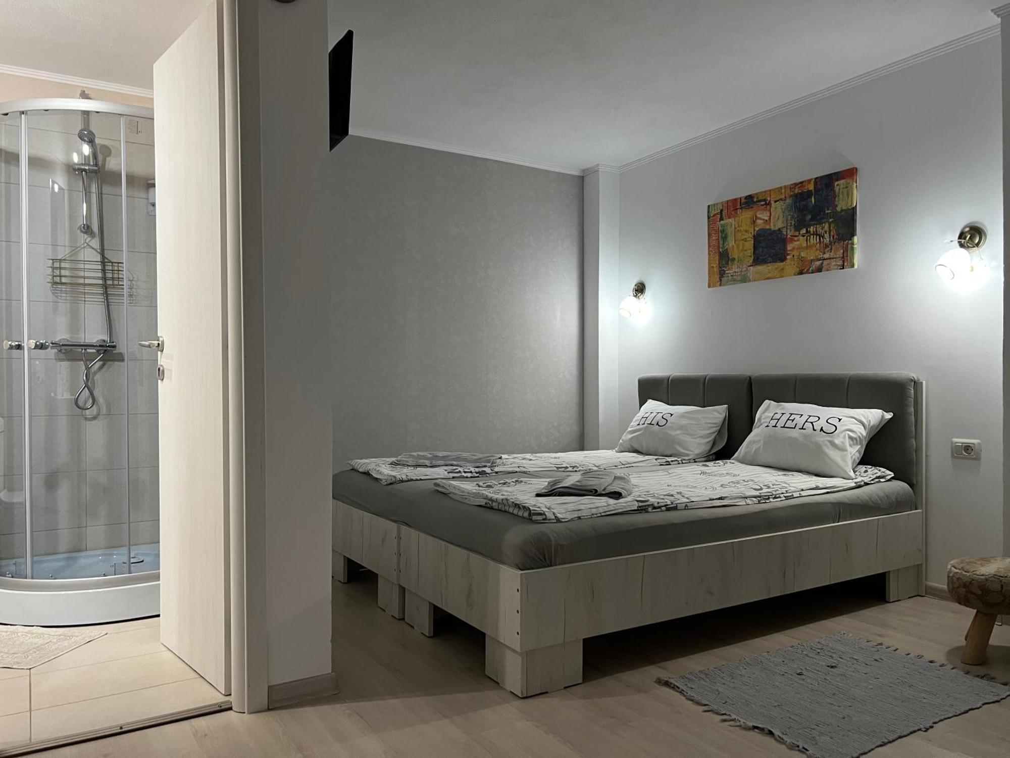 Four Rooms Curtea de Argeş Exteriör bild